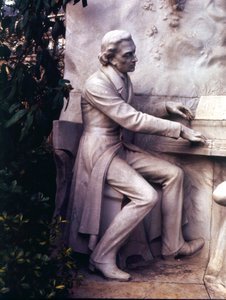 Monumento a Frederic Chopin (1810-49) (marmo) (dettaglio) da French School